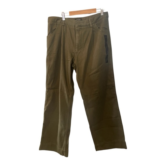 New with tags, wide leg pleaded pants from BRF with elastic waist. - Picture 7 of 7